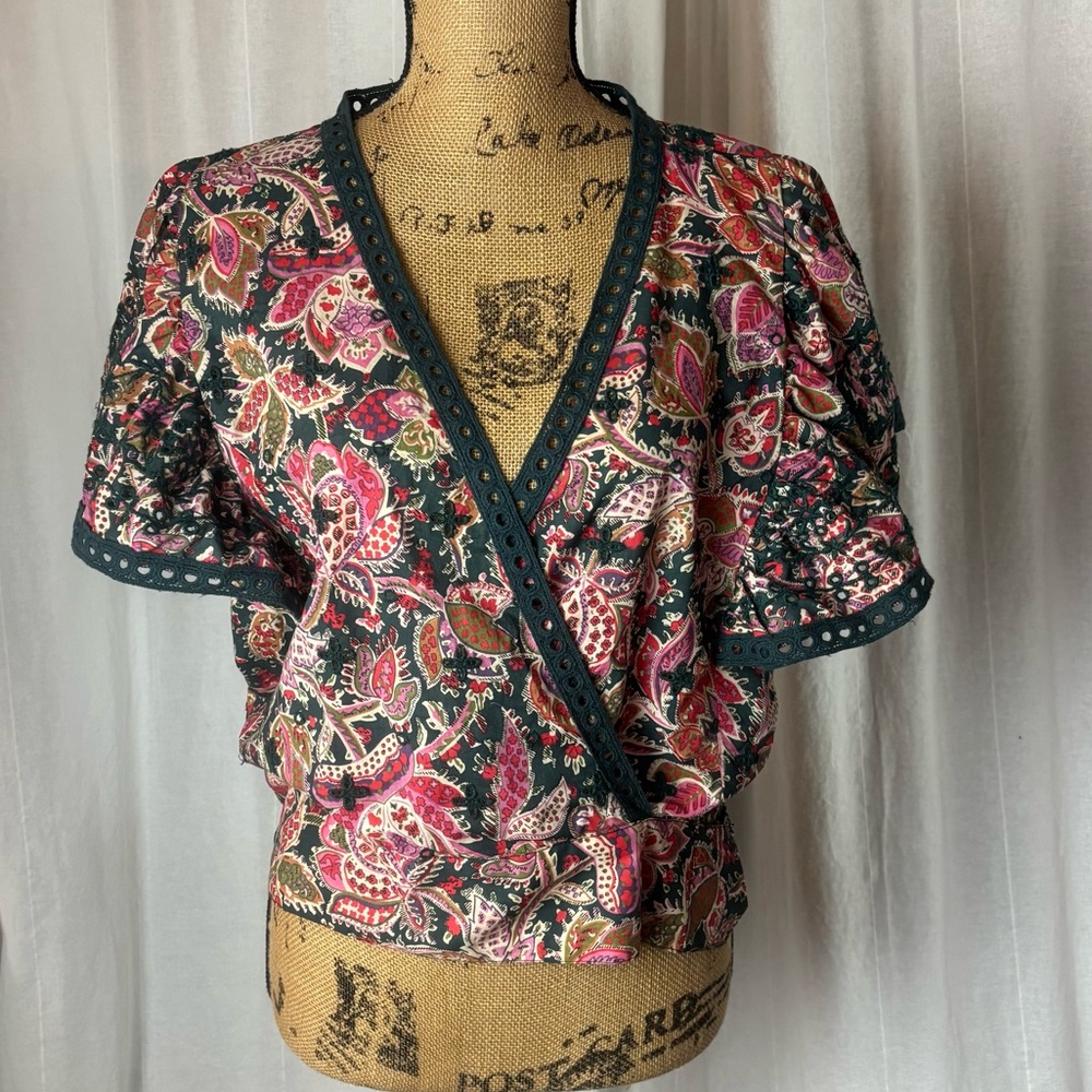 Jennifer & Grace Paisley Eyelet Flutter Sleeve Wrap Front Blouse Sz M Green Pink